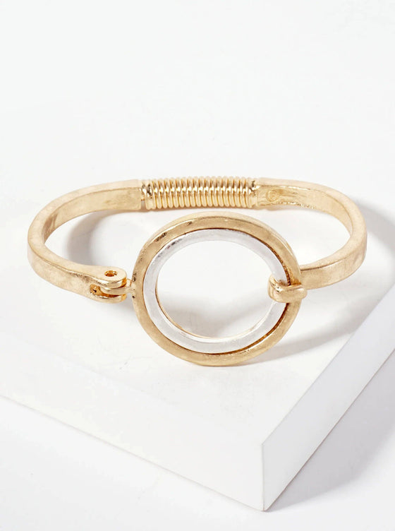 Hammered Metal Dual-Tone Circle Hook-Clasp Bracelet: Worn Gold-Worn Silver
